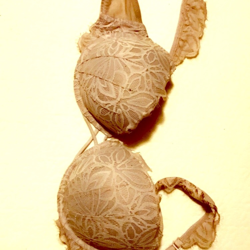 Victoria’s Secret bra size 34D